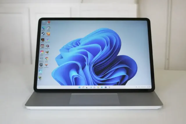 surface-laptop-studio-13-stage-mode