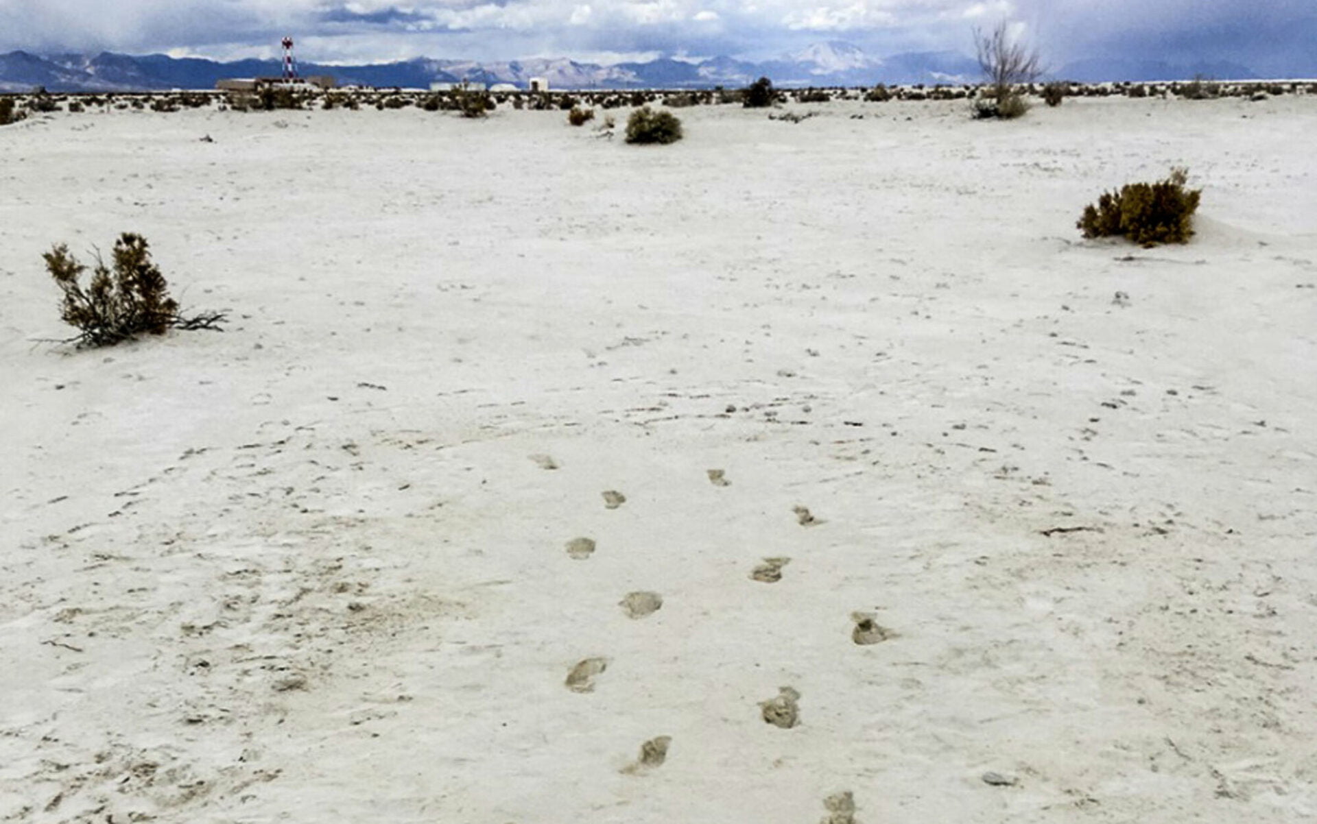 Rethinking the First Americans: New Evidence Challenges Established Theories header essay final image 8953e white sands footprints