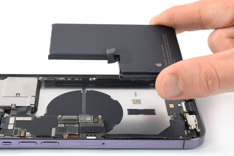 Apple Explores Removable Batteries for iOS Devices Amid EU Regulations