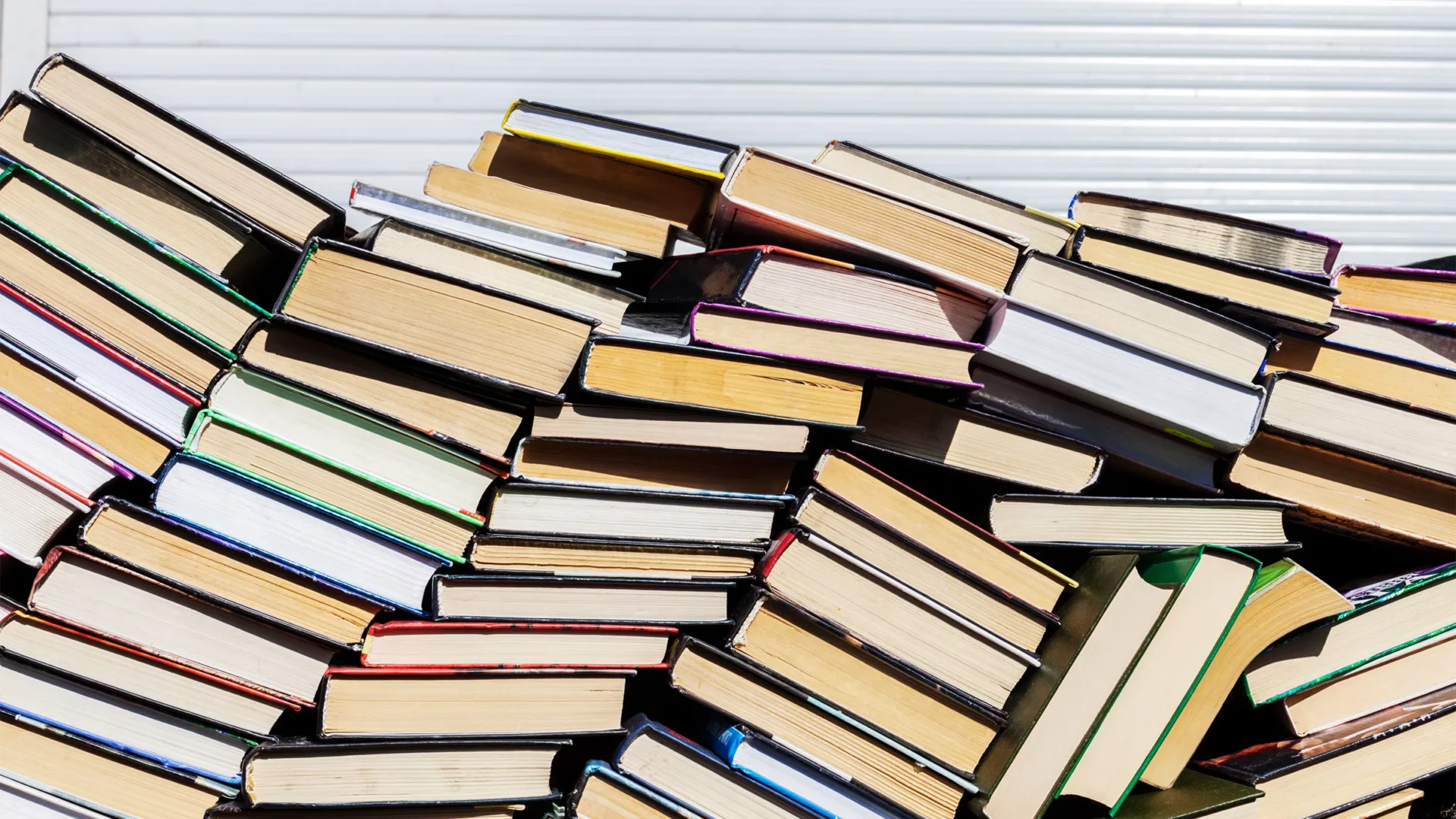 Google Books Flooded with AI-Written Works: A Tumultuous Turn for Authors and Readers Google Books Flooded with AI Written Works A Tumultuous Turn for Authors and Readers