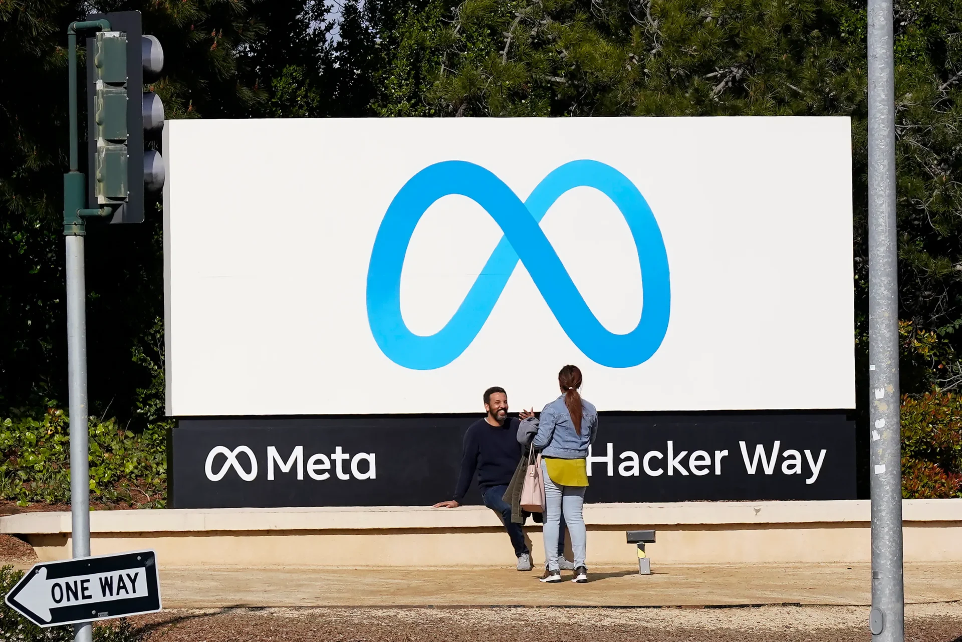Meta’s Oversight Board Faces Scrutiny Over AI-Generated Content Rules Metas Oversight Board Faces Scrutiny Over AI Generated Content Regulations