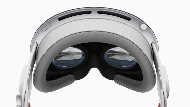 Vision Pro Gets Another Fully Immersive VR Game With Cross Play to Other Headsets