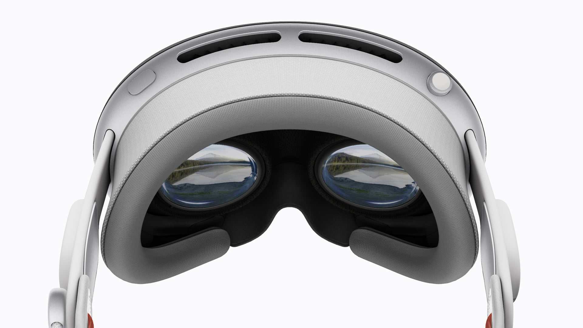 Vision Pro Gets Another Fully Immersive VR Game, With Cross-Play to Other Headsets