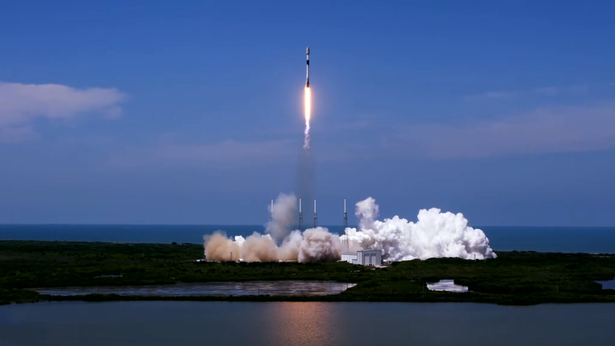 SpaceX Falcon 9 Booster Takes a Tumble: Starlink Mission Ends with Dramatic Ocean Tipping SpaceX Falcon 9 Booster Takes a Tumble: Starlink Mission Ends with Dramatic Ocean Tipping