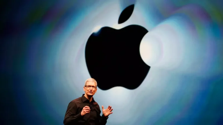 Apples Focus on Hardware