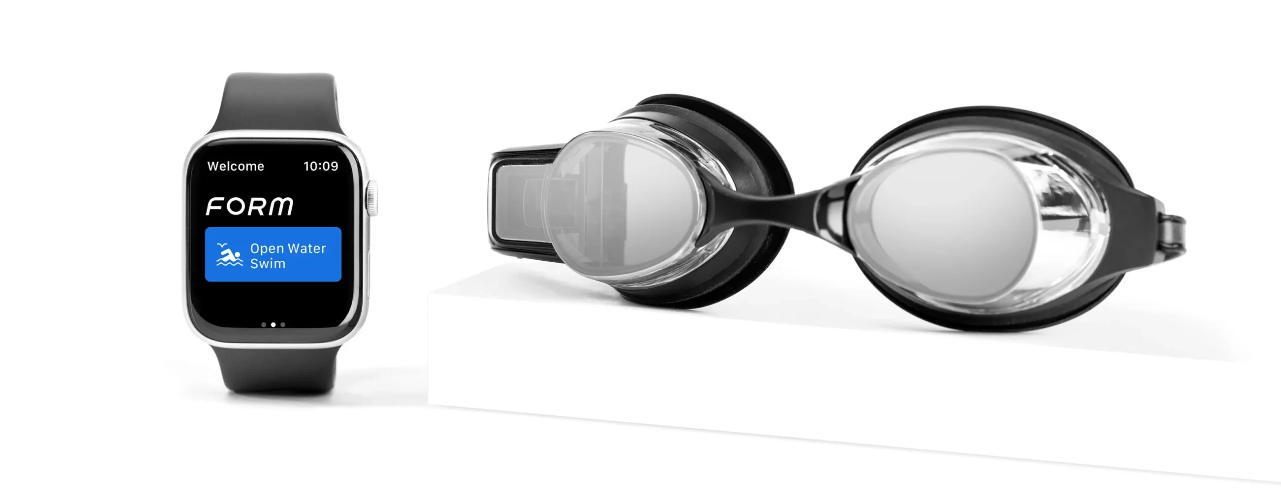 FORM x Apple: Smart Swim 2 Goggles Dive into Apple Stores and Apple.com FORM x Apple