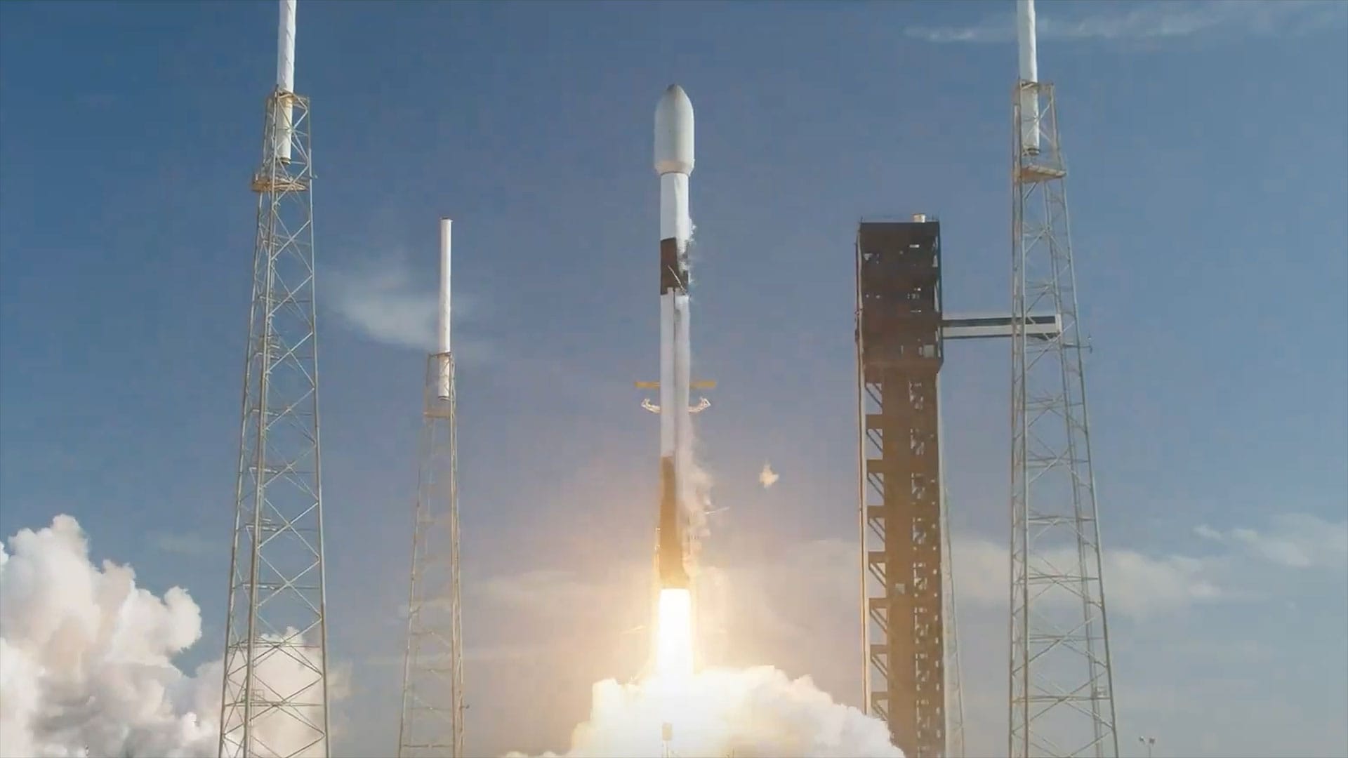 SpaceX Sets a Record: 24 Starlink Satellites Launched in 7th Liftoff This Week SpaceX Sets a Record: 24 Starlink Satellites Launched in 7th Liftoff This Week
