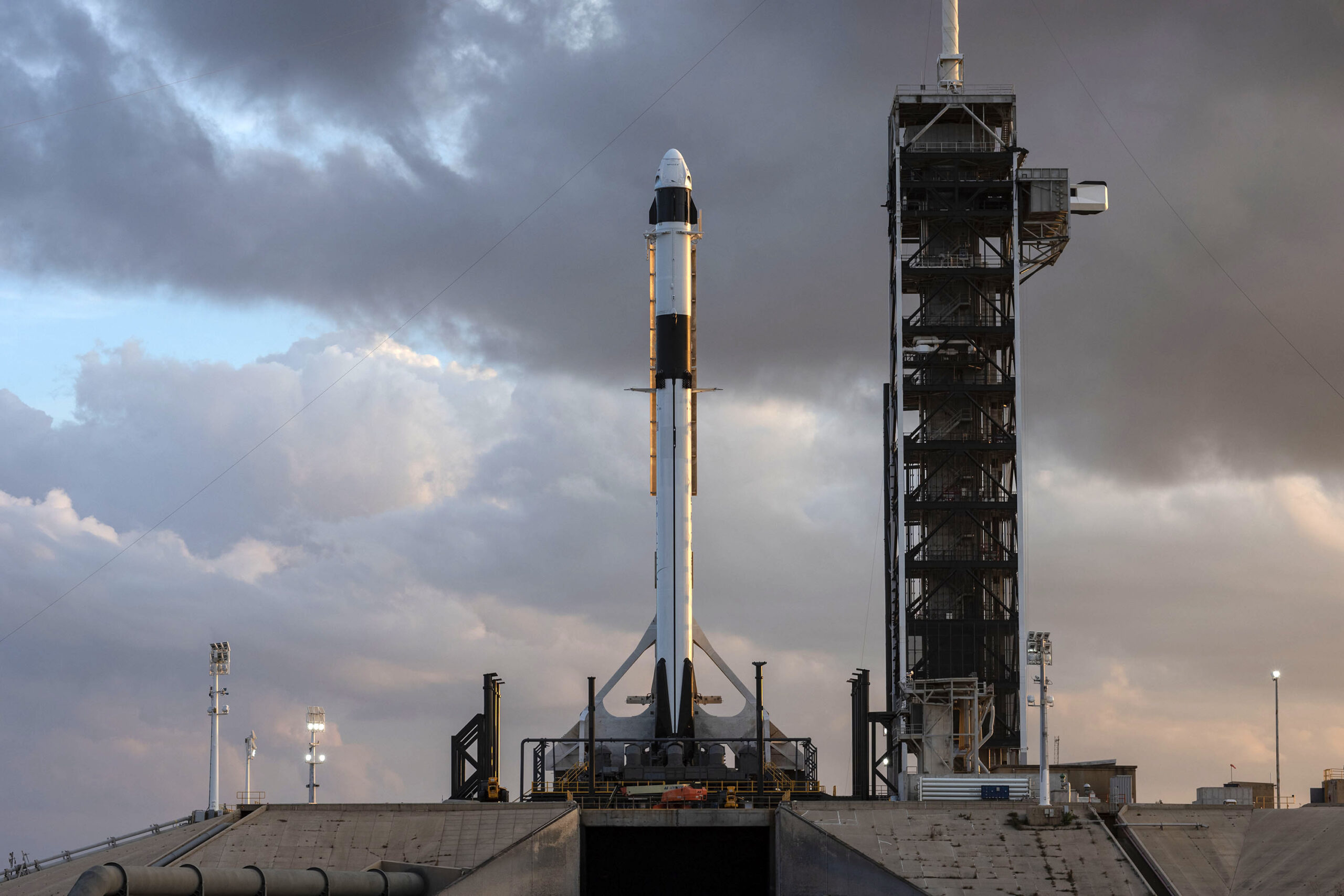 Can SpaceX’s Dragon Beat the Weather for a Crucial Return to Earth? Can SpaceX’s Dragon Beat the Weather for a Crucial Return to Earth