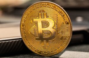 Bitcoin Price Drops to USD 117K After Record High; Altcoins Fall Bitcoin Price Drops to USD 117K After Record High; Altcoins Fall