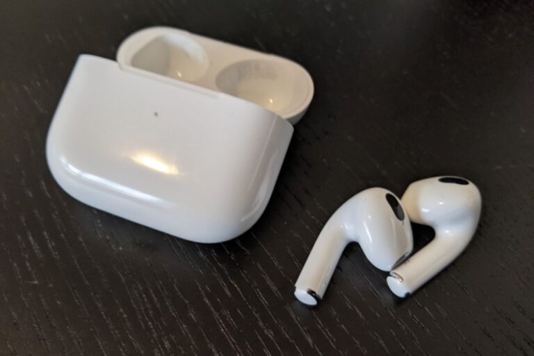 Apple Releases First Firmware Update for AirPods Pro 3